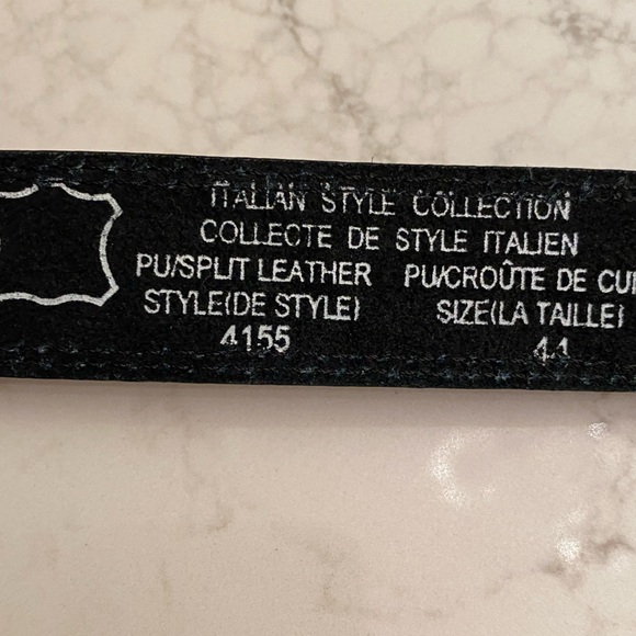 EUC MEN’S SIZE 44 DRESS BELT WITH A SILVER AND GOLD TONE BUCKLE - Picture 3 of 7